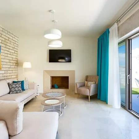 Thalmargia Villas, With Pool, Hot Tub & Ultimate Peace, By Thinkvilla Garazo