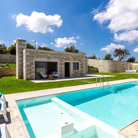 Thalmargia Villas, With Pool, Hot Tub & Ultimate Peace, By Thinkvilla Garazo