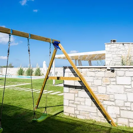 Thalmargia Villas, With Pool, Hot Tub & Ultimate Peace, By Thinkvilla Garazo