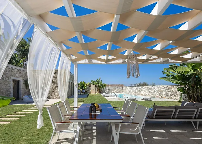 Βίλα Thalmargia Villas, With Pool, Hot Tub & Ultimate Peace, By Thinkvilla Γαράζο