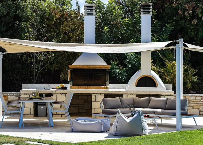 Thalmargia Villas, With Pool, Hot Tub & Ultimate Peace, By Thinkvilla Γαράζο