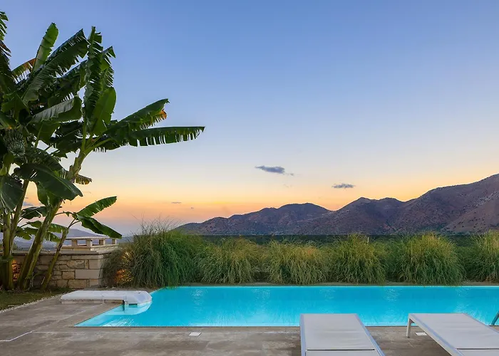 Thalmargia Villas, With Pool, Hot Tub & Ultimate Peace, By Thinkvilla *