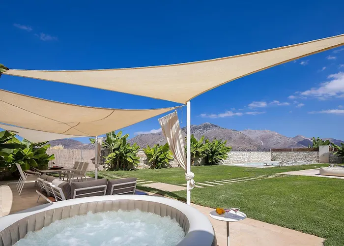 Thalmargia Villas, With Pool, Hot Tub & Ultimate Peace, By Thinkvilla Γαράζο