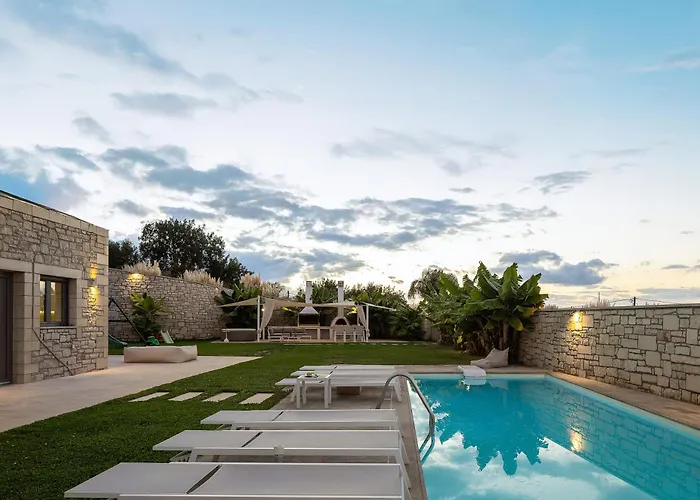 Thalmargia Villas, With Pool, Hot Tub & Ultimate Peace, By Thinkvilla *