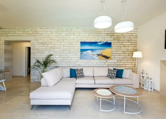 Thalmargia Villas, With Pool, Hot Tub & Ultimate Peace, By Thinkvilla Βίλα