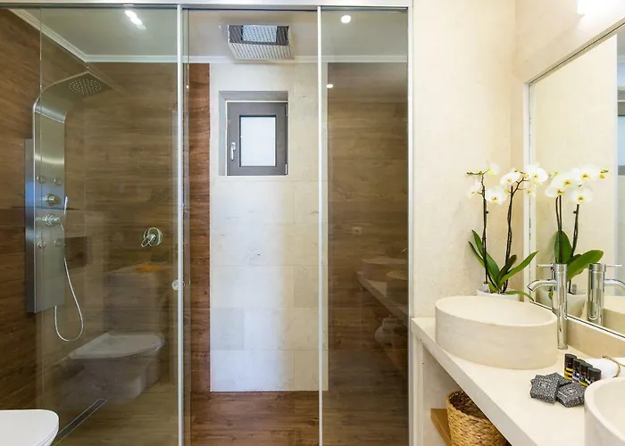 Thalmargia Villas, With Pool, Hot Tub & Ultimate Peace, By Thinkvilla Villa