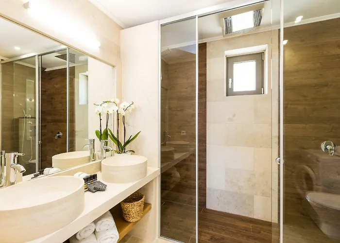 Thalmargia Villas, With Pool, Hot Tub & Ultimate Peace, By Thinkvilla Βίλα Γαράζο