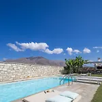 Thalmargia Villas, With Pool, Hot Tub & Ultimate Peace, By Thinkvilla ヴィラ *