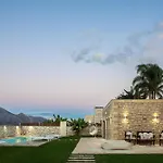 Thalmargia Villas, With Pool, Hot Tub & Ultimate Peace, By Thinkvilla ヴィラ Garazo