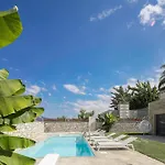 Thalmargia Villas, With Pool, Hot Tub & Ultimate Peace, By Thinkvilla 别墅 *