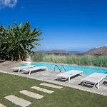 Thalmargia Villas, With Pool, Hot Tub & Ultimate Peace, By Thinkvilla ヴィラ *