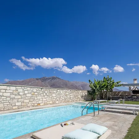 Thalmargia Villas, With Pool, Hot Tub & Ultimate Peace, By Thinkvilla Willa *