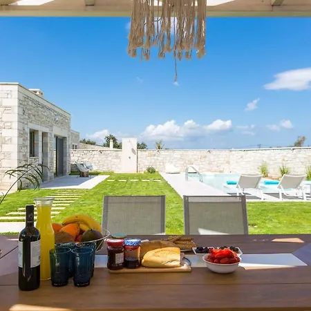 Thalmargia Villas, With Pool, Hot Tub & Ultimate Peace, By Thinkvilla ヴィラ *