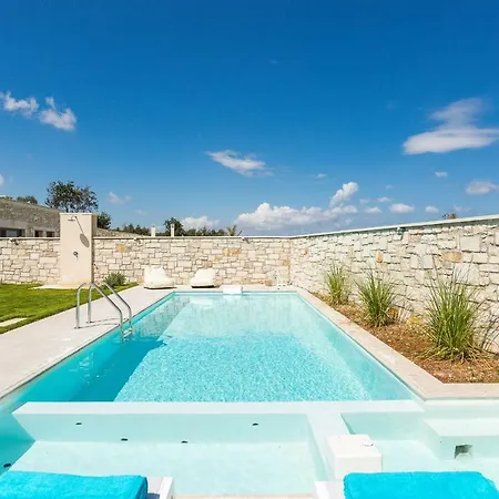 Thalmargia Villas, With Pool, Hot Tub & Ultimate Peace, By Thinkvilla Vilă Garazo