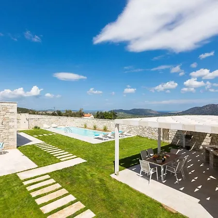 Thalmargia Villas, With Pool, Hot Tub & Ultimate Peace, By Thinkvilla * Garazo