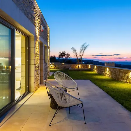 Thalmargia Villas, With Pool, Hot Tub & Ultimate Peace, By Thinkvilla Vilă Garazo