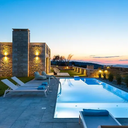 Thalmargia Villas, With Pool, Hot Tub & Ultimate Peace, By Thinkvilla Vilă Garazo