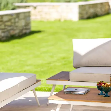 Thalmargia Villas, With Pool, Hot Tub & Ultimate Peace, By Thinkvilla Vilă