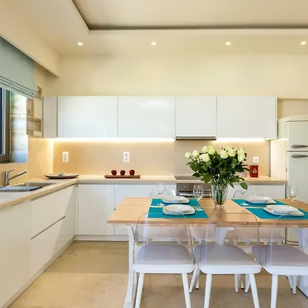 Thalmargia Villas, With Pool, Hot Tub & Ultimate Peace, By Thinkvilla Garazo