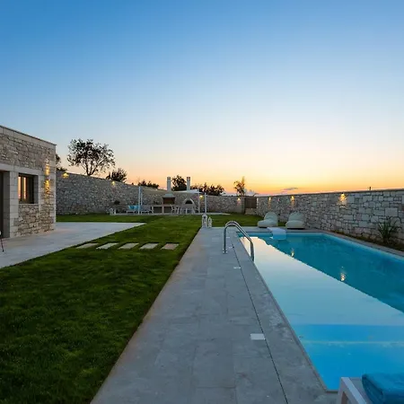 Thalmargia Villas, With Pool, Hot Tub & Ultimate Peace, By Thinkvilla * Garazo