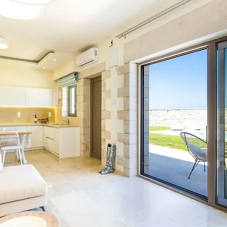 Thalmargia Villas, With Pool, Hot Tub & Ultimate Peace, By Thinkvilla Vilă