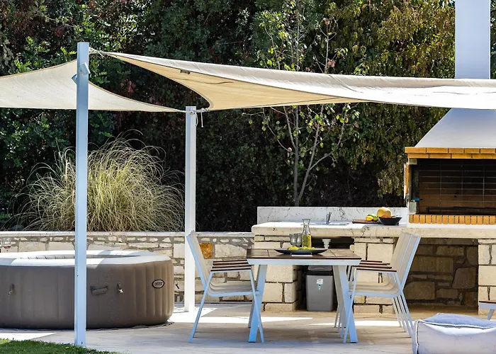 Thalmargia Villas, With Pool, Hot Tub & Ultimate Peace, By Thinkvilla *