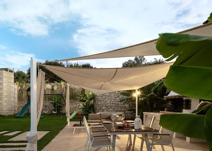 Thalmargia Villas, With Pool, Hot Tub & Ultimate Peace, By Thinkvilla Вилла