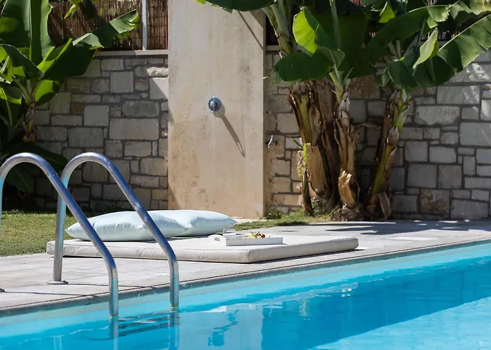 Thalmargia Villas, With Pool, Hot Tub & Ultimate Peace, By Thinkvilla Garazo