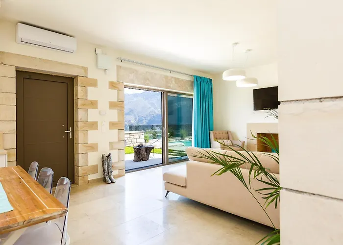 Thalmargia Villas, With Pool, Hot Tub & Ultimate Peace, By Thinkvilla Вилла