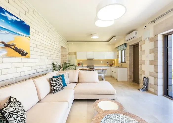 Thalmargia Villas, With Pool, Hot Tub & Ultimate Peace, By Thinkvilla Garazo