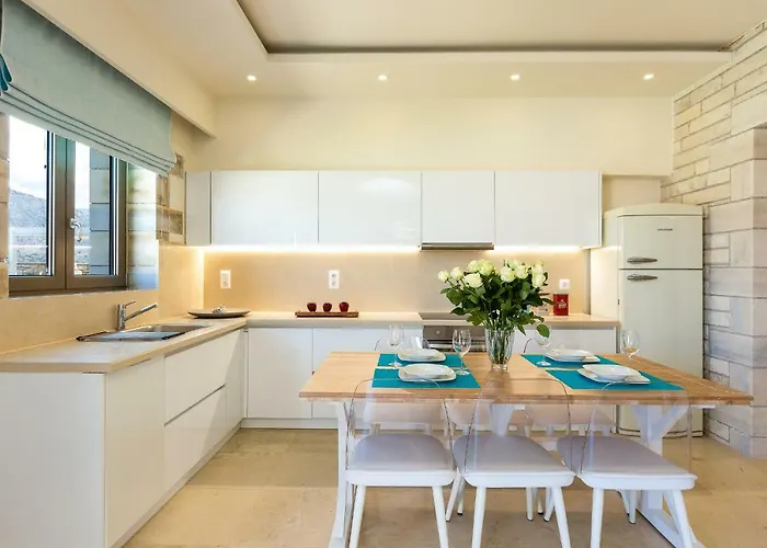 Thalmargia Villas, With Pool, Hot Tub & Ultimate Peace, By Thinkvilla Garazo