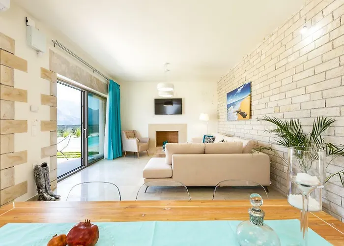 Thalmargia Villas, With Pool, Hot Tub & Ultimate Peace, By Thinkvilla Garazo