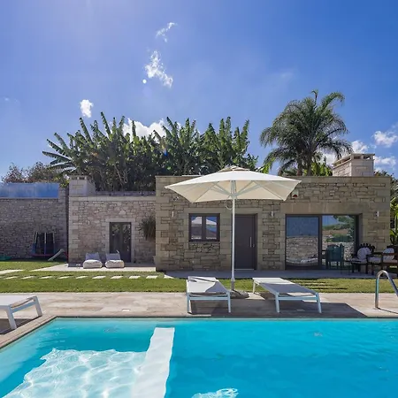 Villa Thalmargia Villas, With Pool, Hot Tub & Ultimate Peace, By Thinkvilla Garázo
