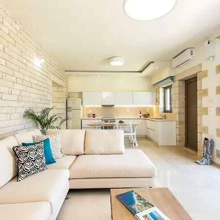 Villa Thalmargia Villas, With Pool, Hot Tub & Ultimate Peace, By Thinkvilla Garázo