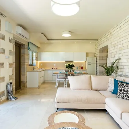 Thalmargia Villas, With Pool, Hot Tub & Ultimate Peace, By Thinkvilla * Garázo