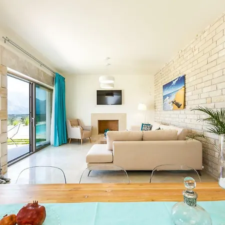 Thalmargia Villas, With Pool, Hot Tub & Ultimate Peace, By Thinkvilla Garázo